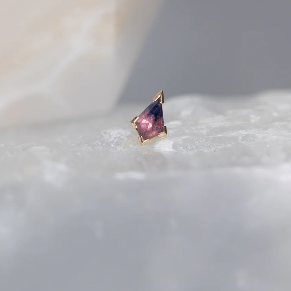 New, gorgeous Mettle and Silver threadless kite end w winza ruby sapphire 🙌🥰✨